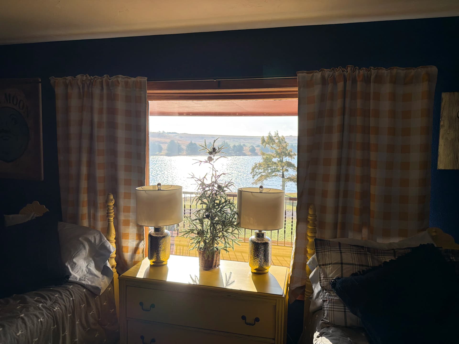 Gallery photos for Window Cleaning at a Stunning Lakefront Lodge: Image #3