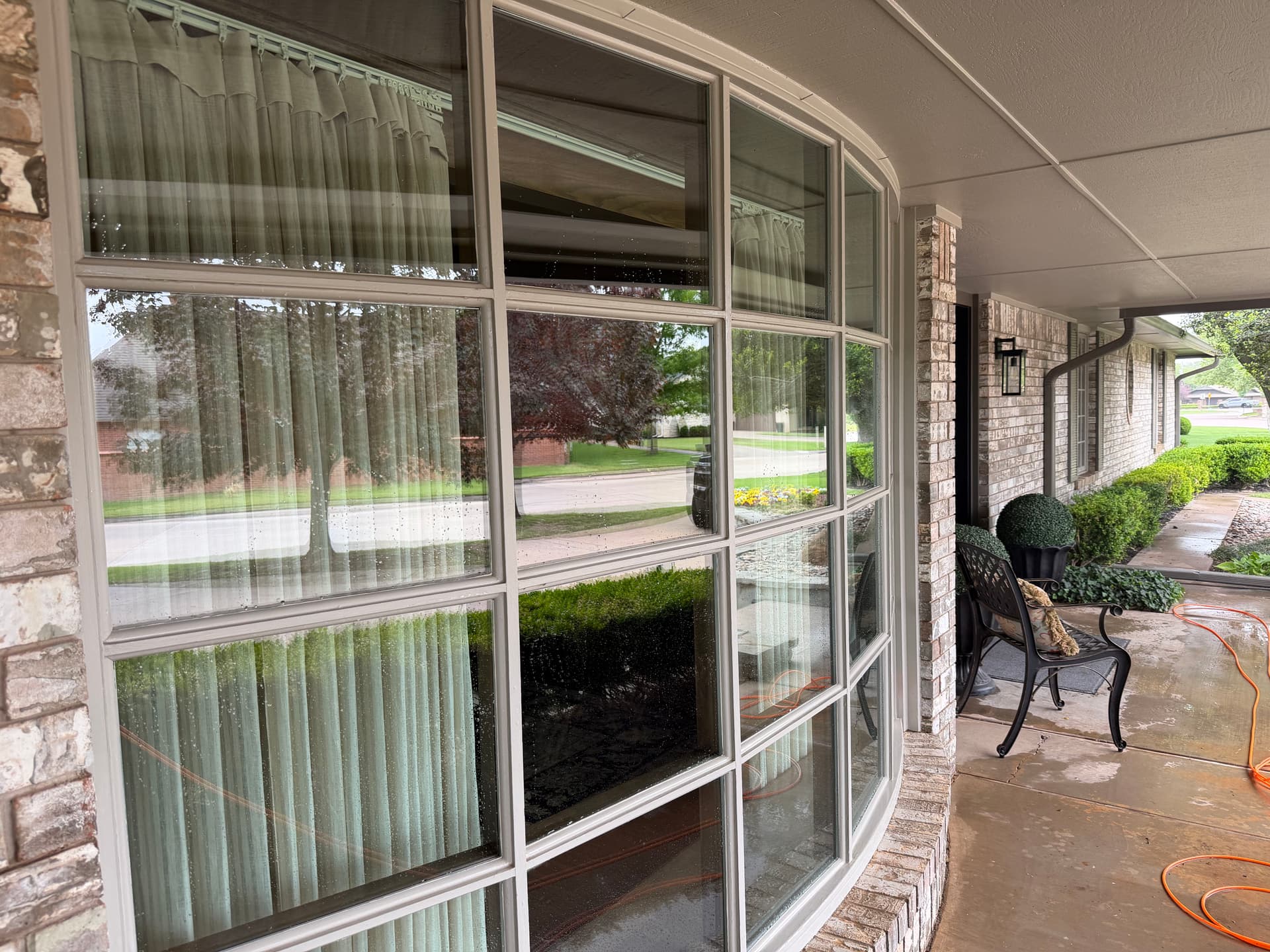 Water-Fed Window Cleaning Gets Crystal Clear Results in Enid Oklahoma image