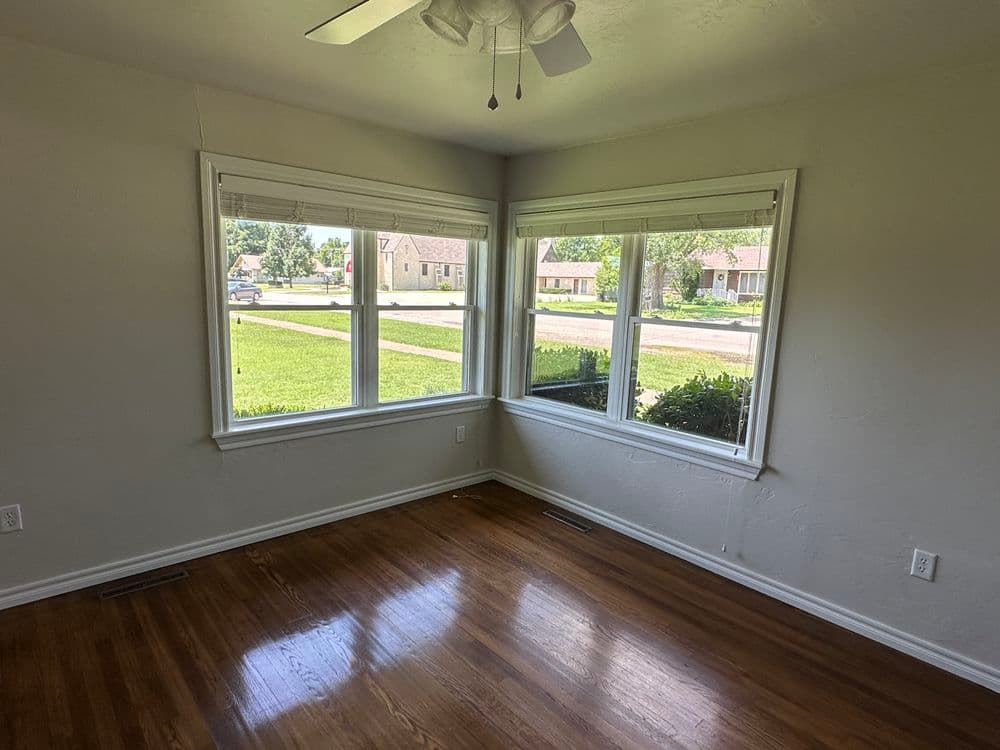 Interior Window Cleaning image