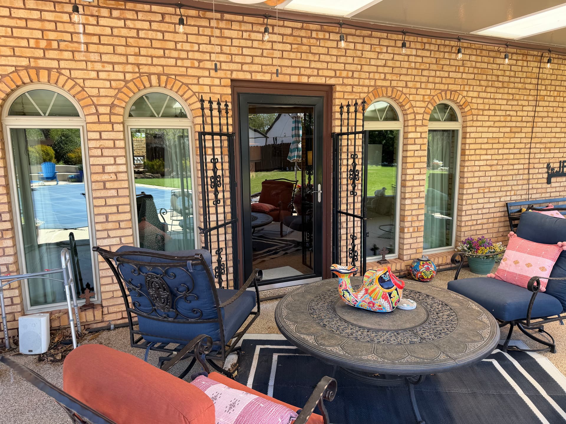 Sparkling Patio Windows on a Kingfisher, OK Home image